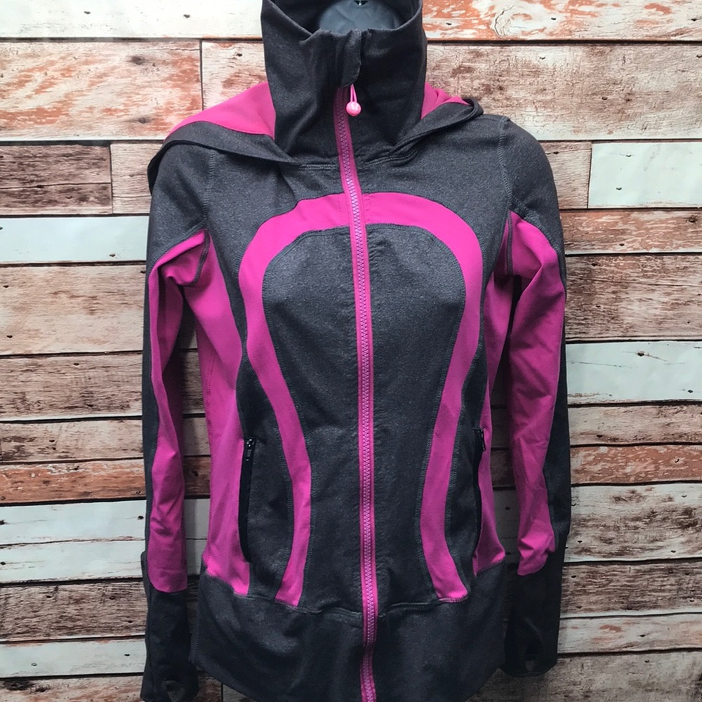 Lululemon jacket size 6 women’s excellent M37